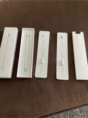 Apple Pencil 1st Generation A1603 w/ Box + Extra Tips & Adapters